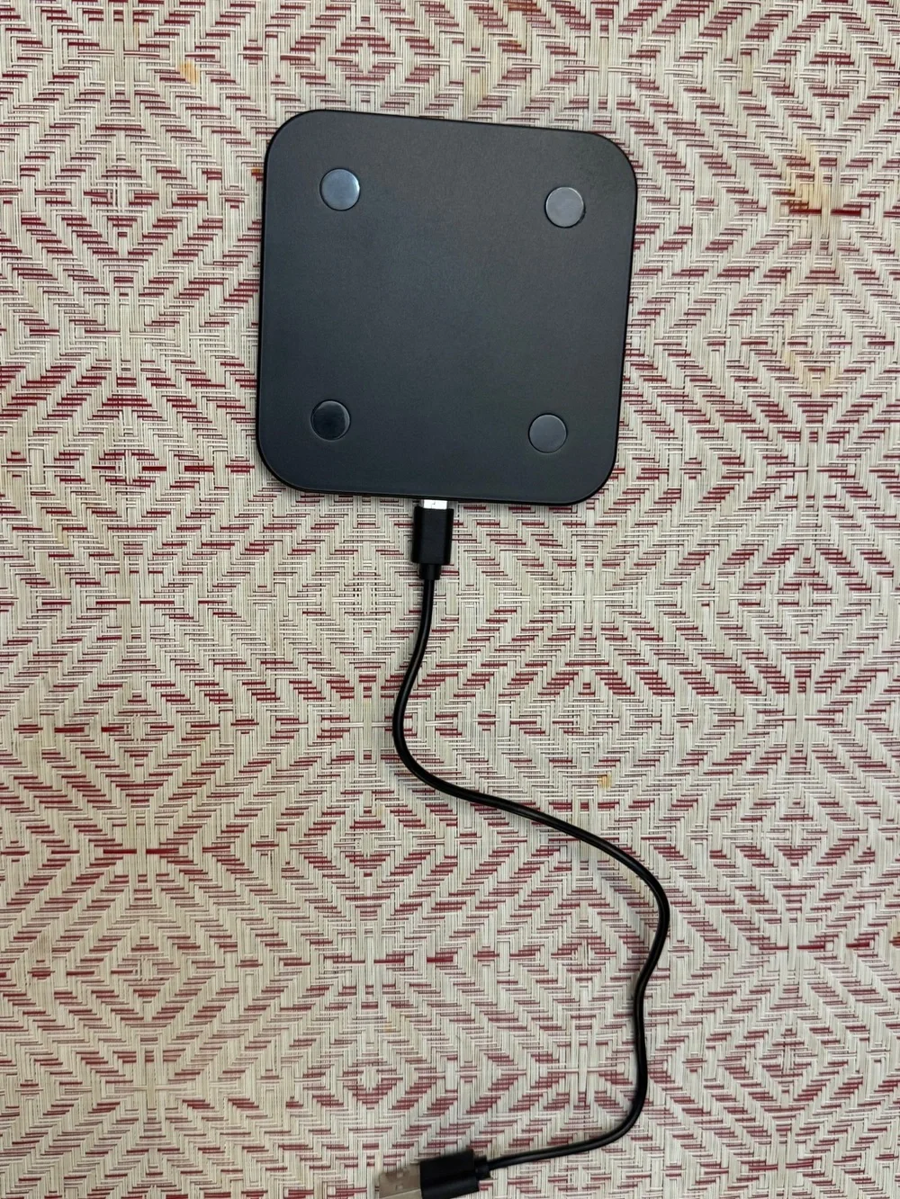 AXUR Wireless Fast Charger - Black